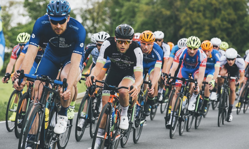 恒大体育数据中心内部工作环境高清图片 - 专业团队处理实时体育数据